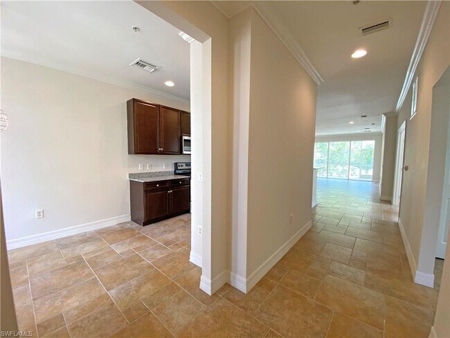 Building Photo - 14501 Abaco Lakes Dr