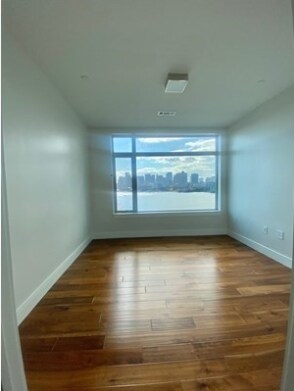 Building Photo - 100 Sumner St