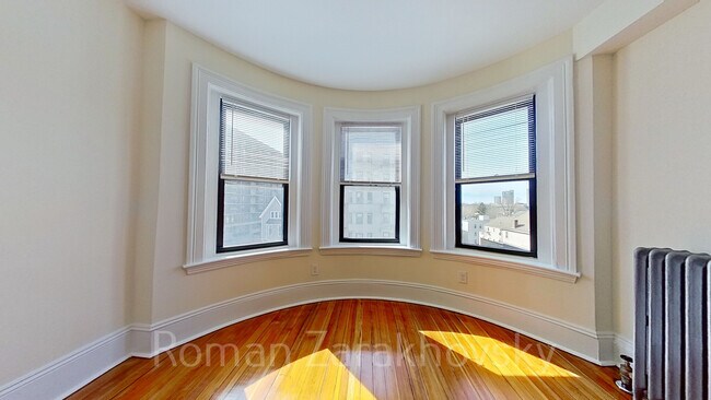 Building Photo - 883 Massachusetts Ave