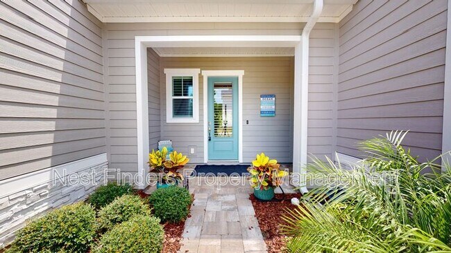 Building Photo - 33 Ficus Ln