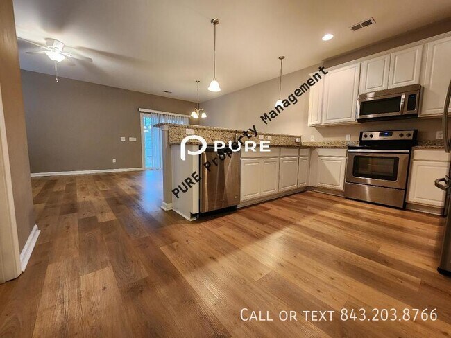 Building Photo - 1204 N University Dr