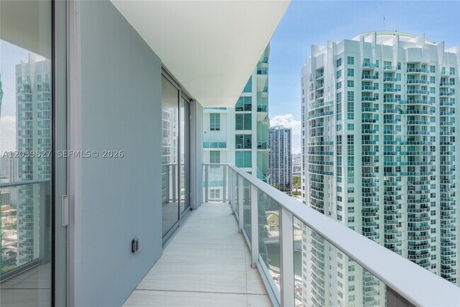 Foto del edificio - 77 SE 5th St