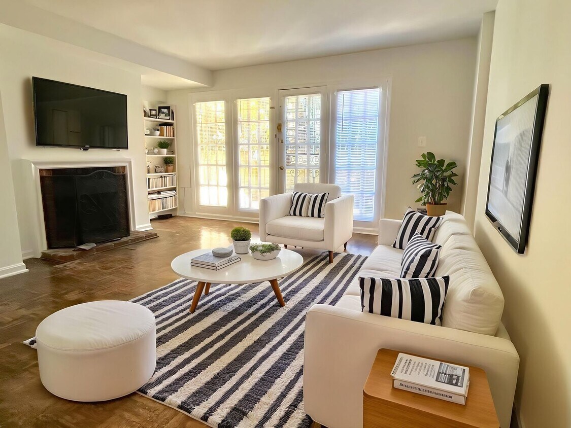 Foto principal - 340 11th St SE