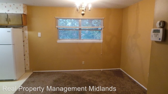 Building Photo - 601 Riverhill Cir
