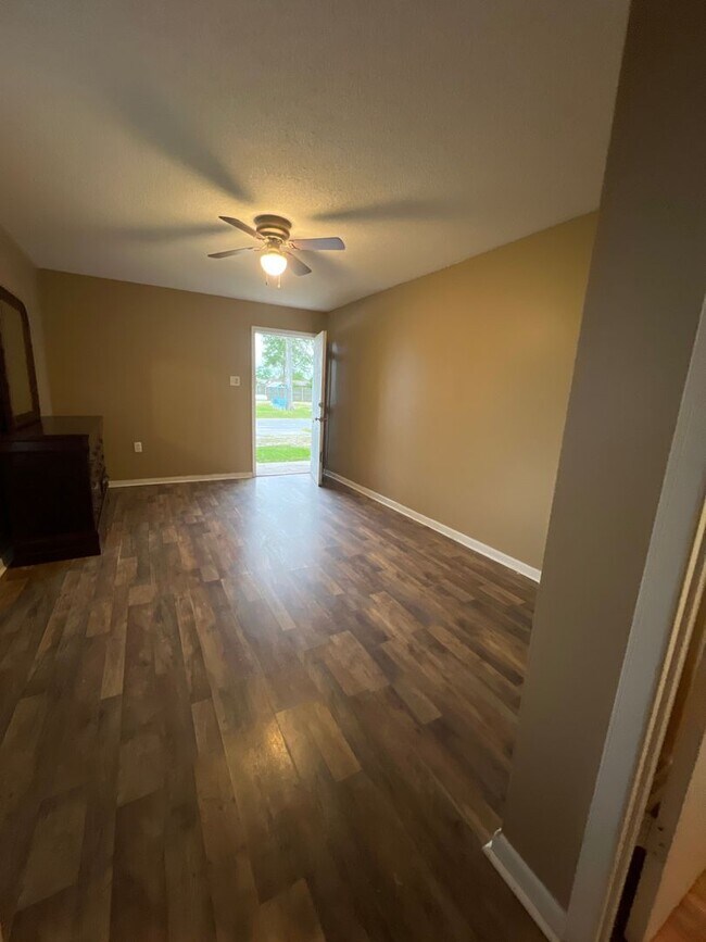 Foto del edificio - Efficiency Downstairs Apartment in Sulphur, La