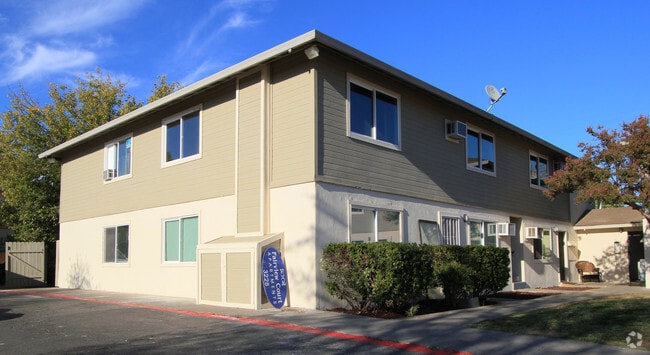 Building Photo - Fairview Court Apartments