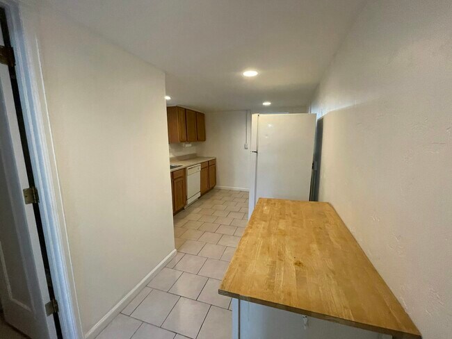 Photo - 27 S Grant St Apartment