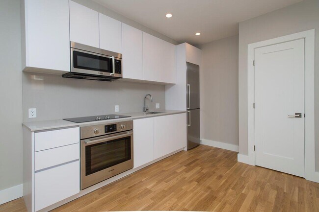 Foto del edificio - 135 Highland Ave