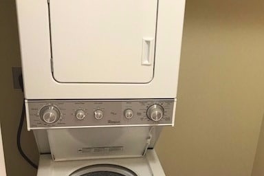 Washer dryer - 540 27th Ave