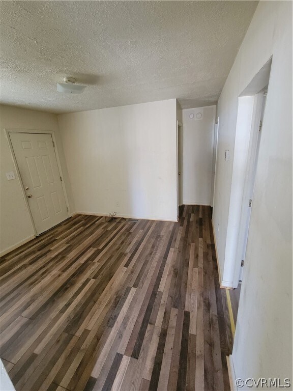 Foto del edificio - 16400 Exter Mill Rd