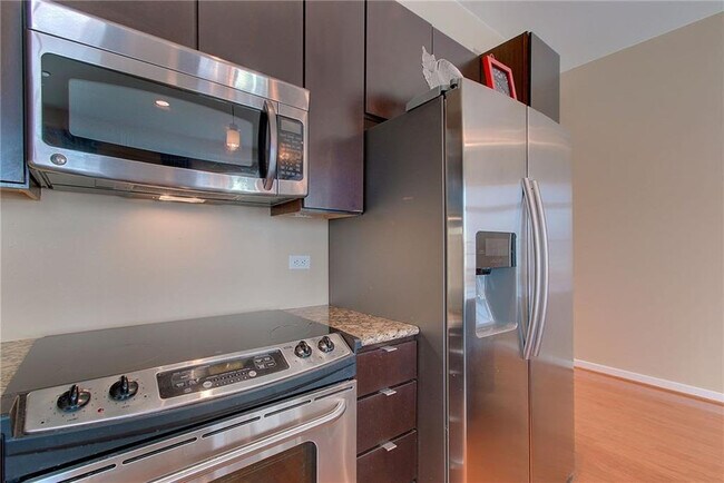 Building Photo - 507 Sabine St