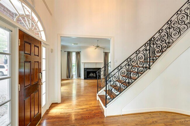 Foto del edificio - 57 Briar Hollow Ln
