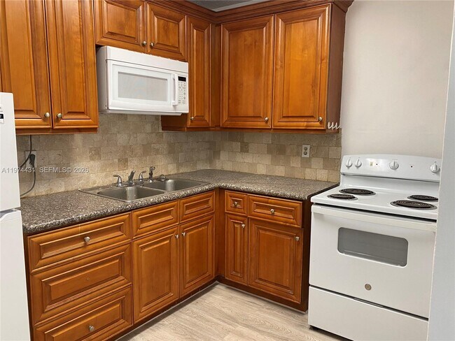 Foto del edificio - 380 E 35th St