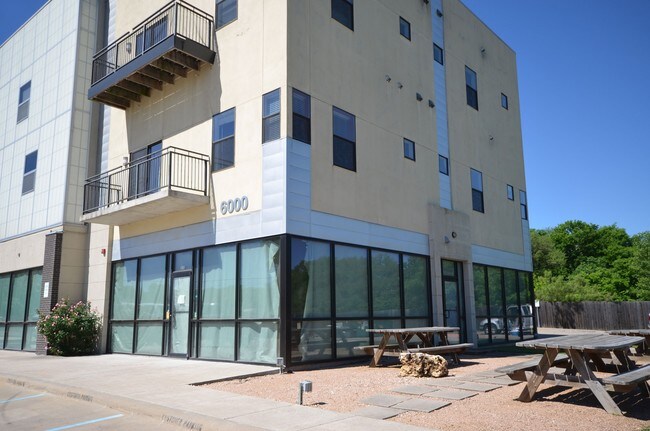 Foto del edificio - Village on South Congress
