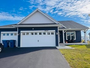 Building Photo - 20554 Glade Ave