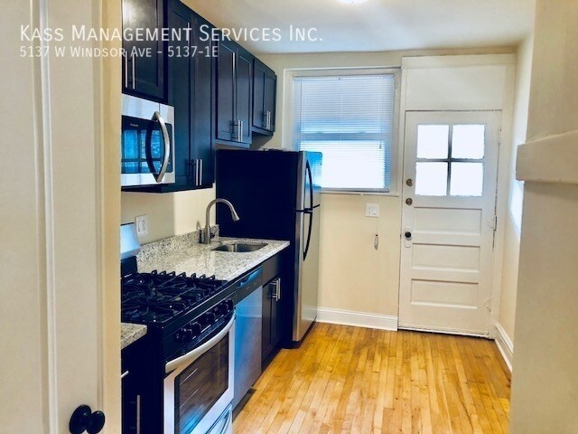 Foto del edificio - 5137 W Windsor Ave