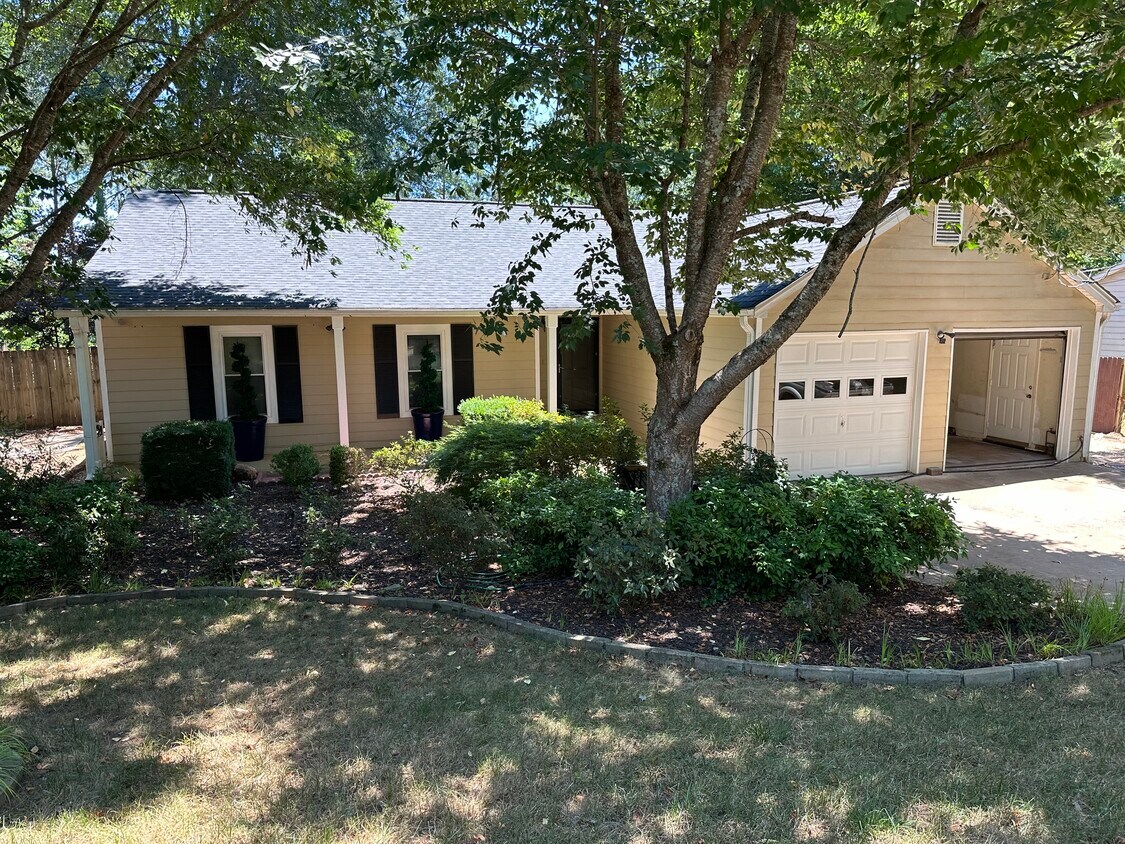 Primary Photo - 840 Riverstone Ln