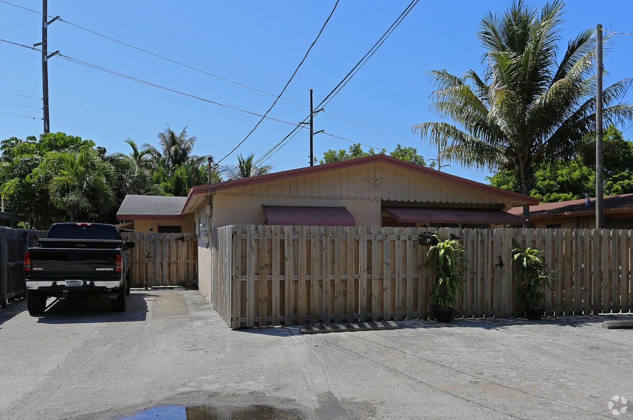 Foto principal - 1700 N Dixie Hwy