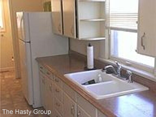 Building Photo - 5 br, 2 bath House - 321 Lawn Ave
