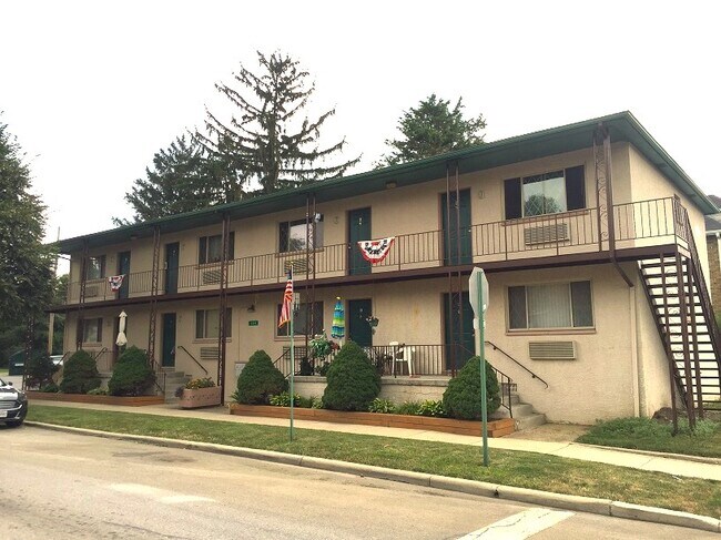 Building Photo - 204 S Souder Ave
