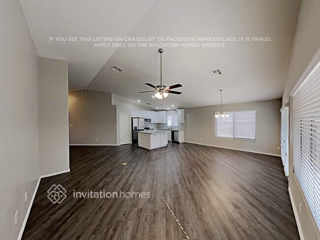 Building Photo - 13185 W Mauna Loa Ln