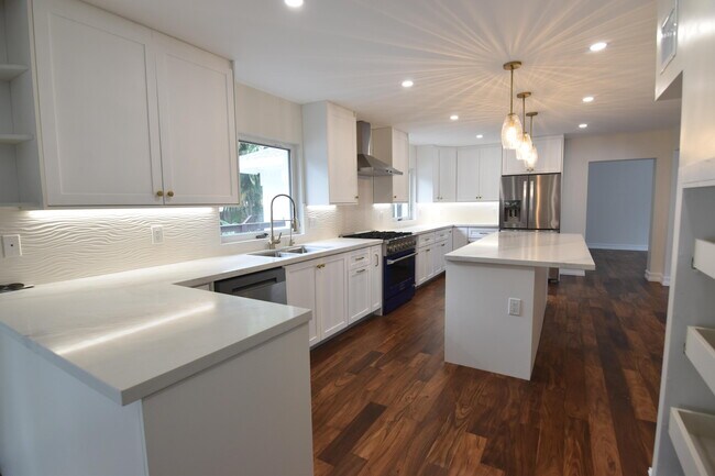 Foto del edificio - 1135 SW 21st St