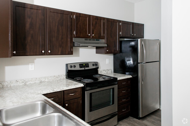 Sloop kitchen - Spinnaker Cove Apartments