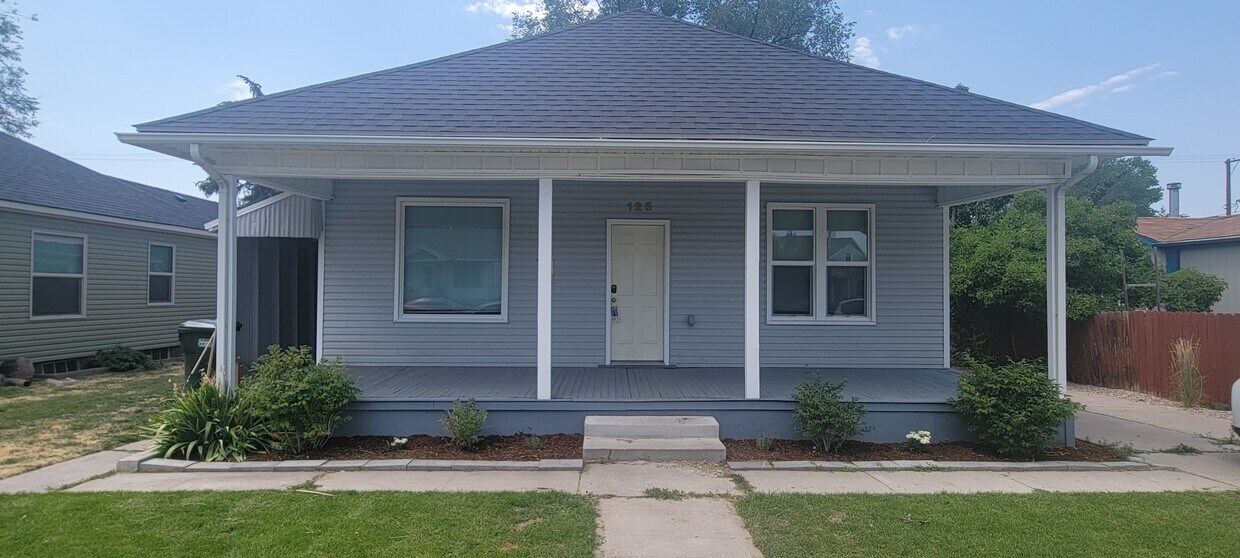 Primary Photo - 125 S 12th Ave