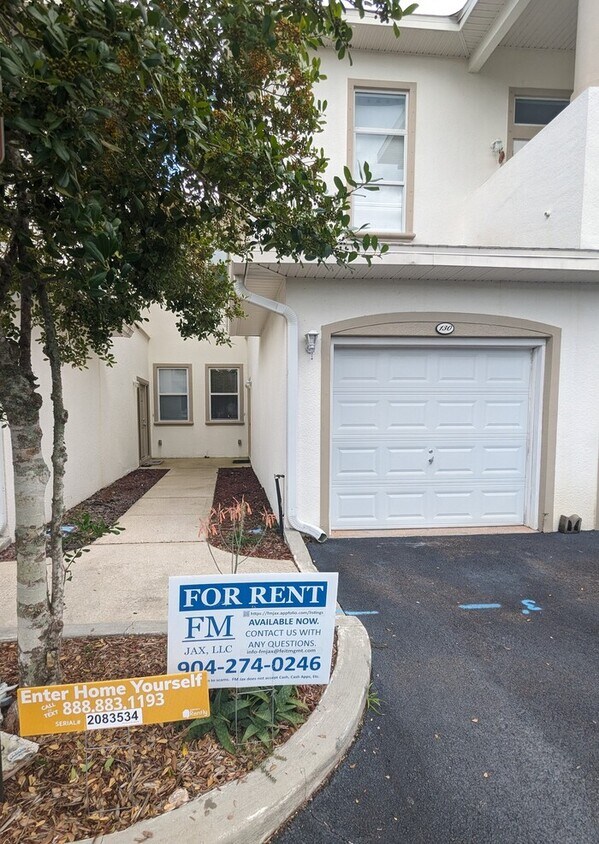 AVAILABLE NOW!! VERY LARGE 2 Bedroom, 2 Ba... Townhouse for Rent in
