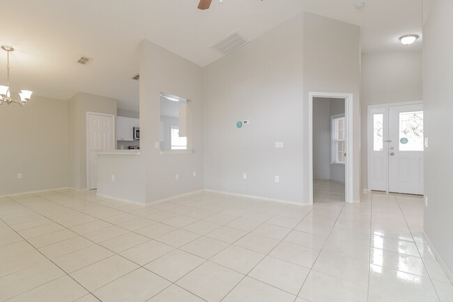 Foto del edificio - 2531 Hickory Oak Blvd
