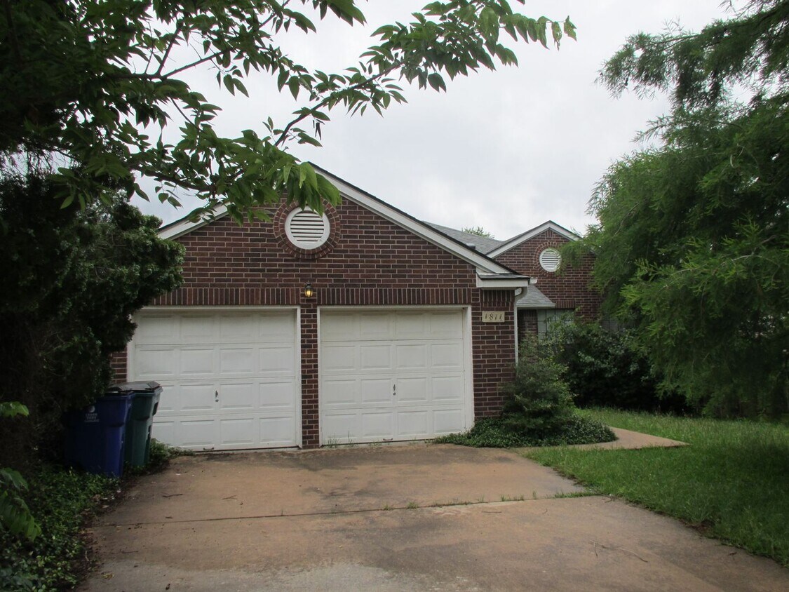 Foto principal - 1811 Lionheart Drive