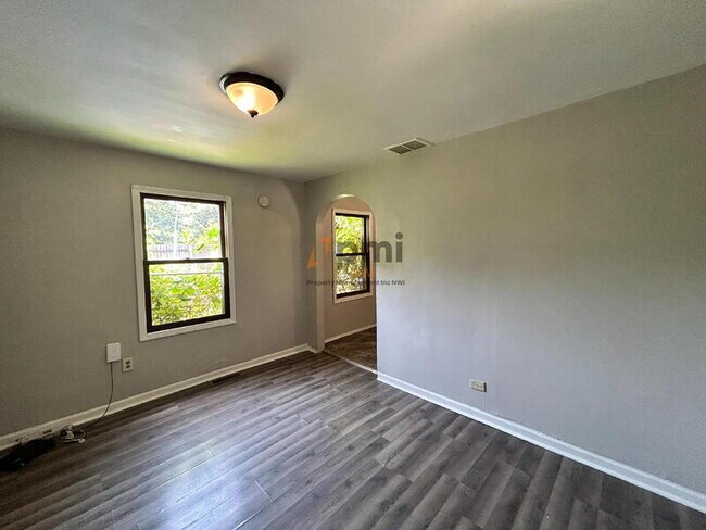 Foto del edificio - 5542 Mulberry Ave