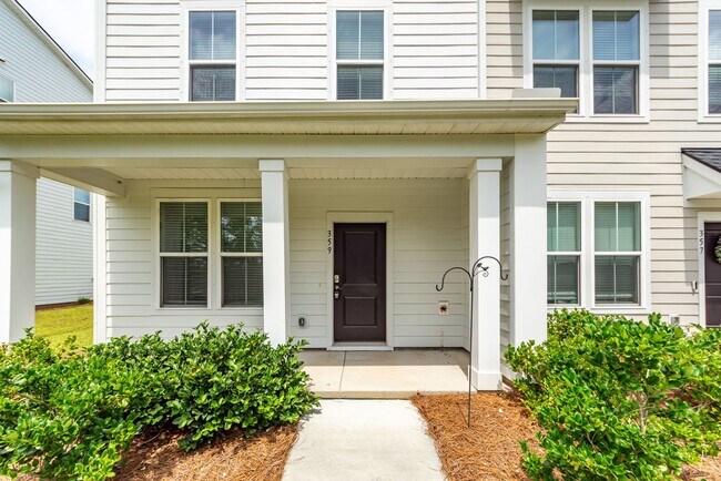 Foto del edificio - 4 Bedroom, 3.5 Bathroom Townhome in Foxbank Plantation - Moncks Corner