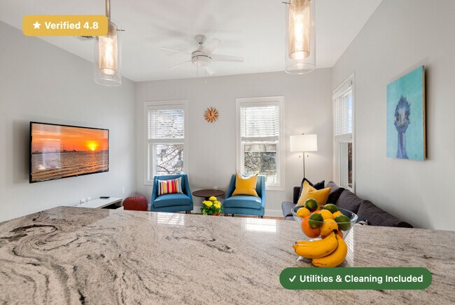 Foto del edificio - Furnished Private Bedroom in East Boston