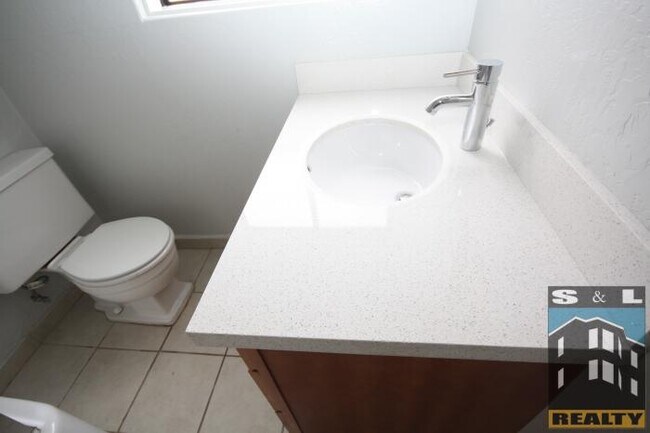 Building Photo - 1 bedroom in San Francisco CA 94118
