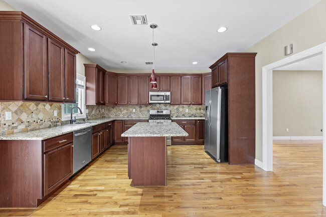 Kitchen - 38 Maiden Ln