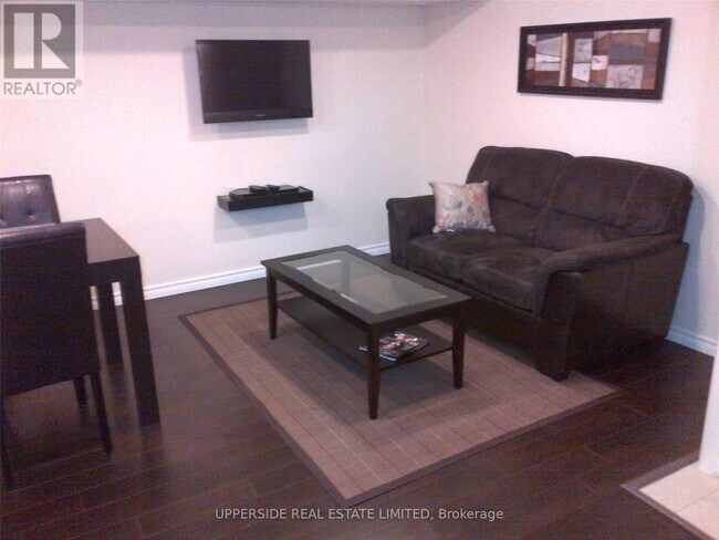 Photo du bâtiment - 47 Bessarion Rd