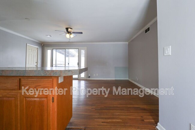 Foto del edificio - 5789 E 26th St