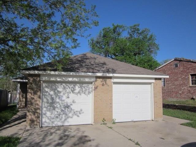 Primary Photo - 3005 Lincoln Ave