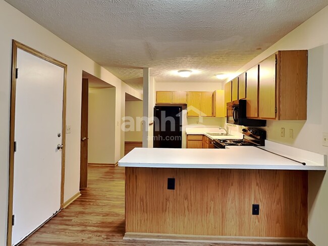 Foto del edificio - 1632 Tall Meadows Dr