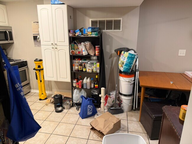 Foto del edificio - 1304 N Campbell Ave