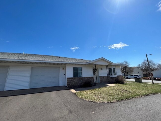 Building Photo - 1140 Glenn Pl