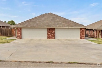 Building Photo - 1609 Lawter