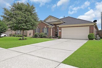 Building Photo - 9920 Climbing Tree St