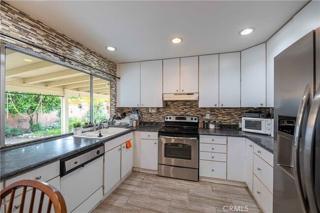 Foto del edificio - 3271 Hilldale Ave