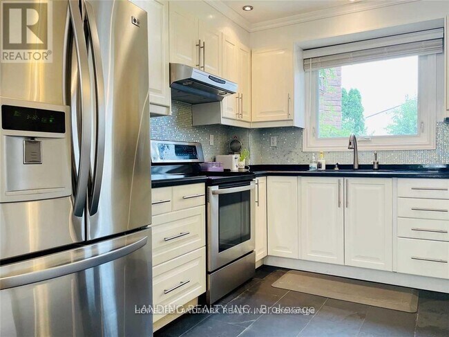 Building Photo - 4263 Sugarbush Rd
