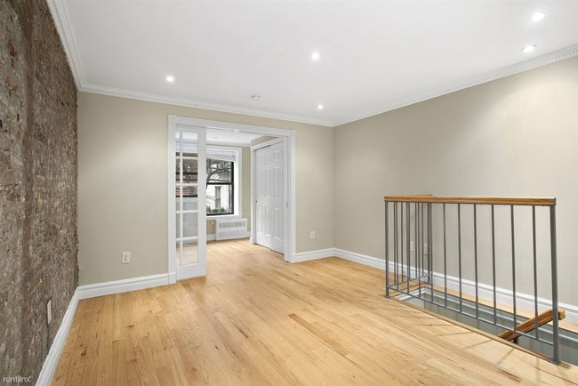 Building Photo - 344 E 85th St