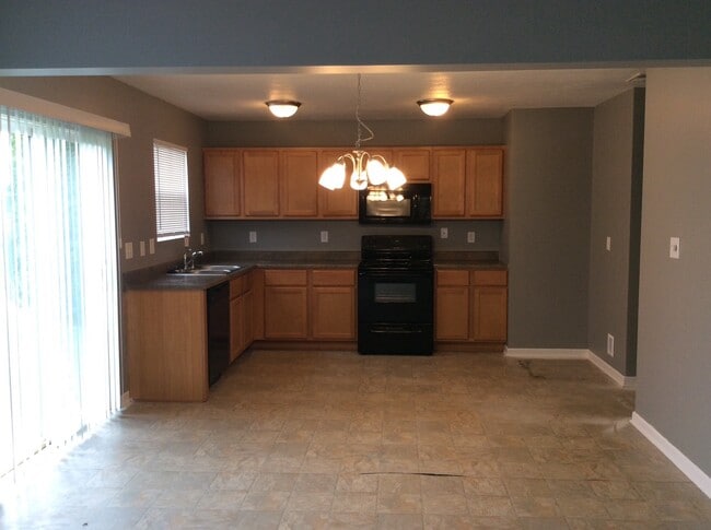 Foto del edificio - 4 BR home in Franklin, Indiana