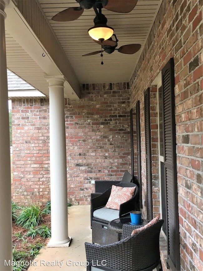 Building Photo - 3 br, 2 bath House - 3406 Tank Trail Road