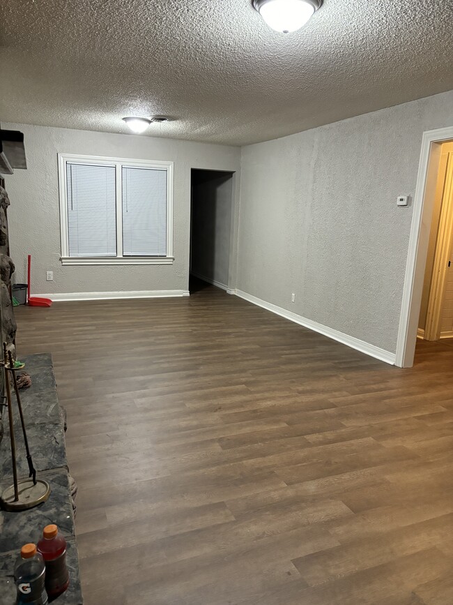 Living room - 909 S Milam St